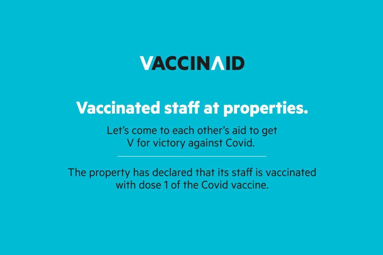 Vaccinated Staff - Oyo 10379 Hotel Varcity Sapphire Bangalore Exterior foto